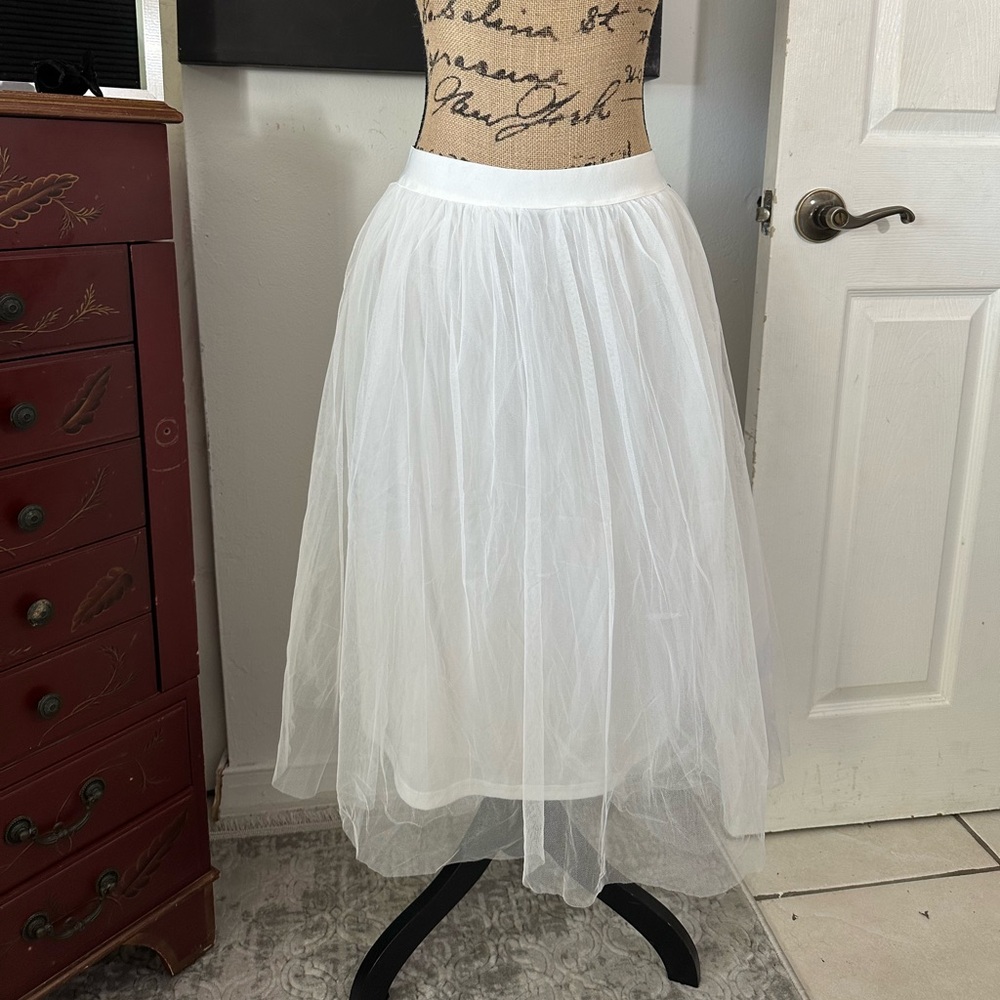 🆕Haute Monde White Tulle Skirt